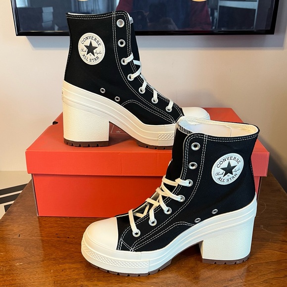 CONVERSE Women’s Chuck 70 DeLuxe Heel Platform Shoes - Picture 2 of 12